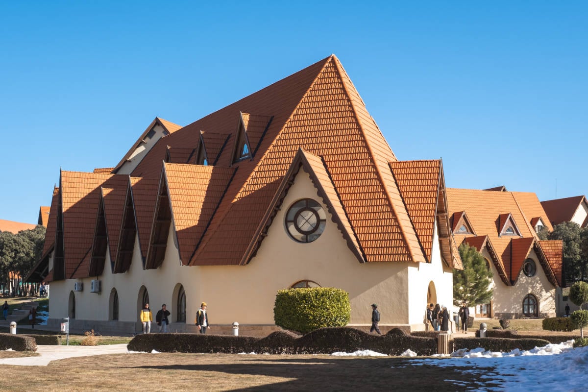 AUI University Ifrane campus 